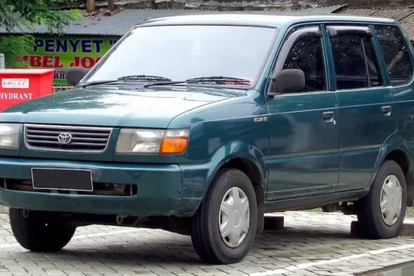 Cari Tahu 5 Penyebab Kolong Mobil Berkarat dan Bahayanya Bagi Mobil Anda